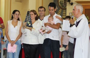 Apresentação da pequena Maria Clara Barbosa Durando, para a comunidade